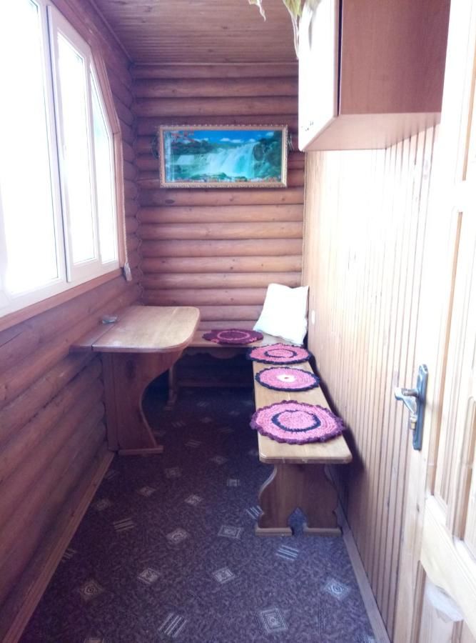 Загородные дома Cottage u Romana Яремче-25